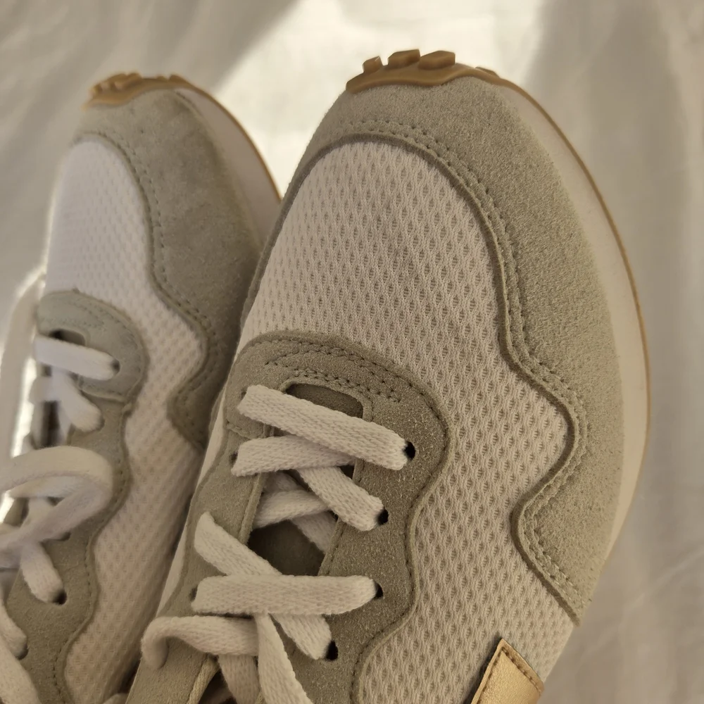 Veja White and Beige Runners Sneakers